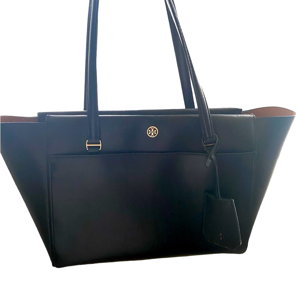 Tory Burch Leather Handbag in black